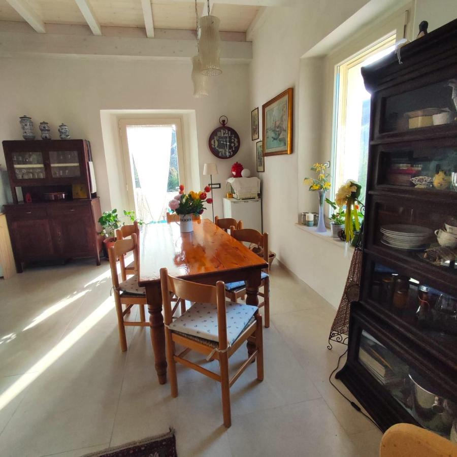 Cantoquinto Bed And Breakfast Fivizzano Bagian luar foto
